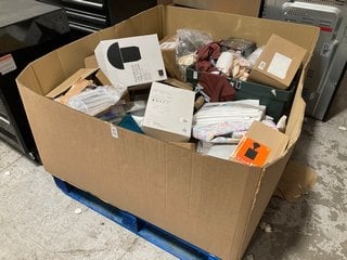 Lot 226  
            Marchington SR17 - Delivery or Collection 

                
PALLET OF ASSORTED ITEMS TO INCLUDE JOHN LEWIS & PARTNERS MUSHROOM LED TOUCH LAMP...