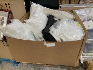 Lot 233  
            Marchington SR17 - Delivery or Collection 

                
PALLET OF ASSORTED ITEMS TO INCLUDE JOHN LEWIS & PARTNERS SOFT TOUCH WASHABLE PIL...