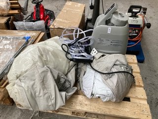 Lot 237  
            Marchington SR17 - Delivery or Collection 

                
BESTWAY LAY-Z-SPA PARIS PORTABLE SPA: LOCATION - B3