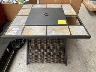 Lot 247  
            Marchington SR17 - Delivery or Collection 

                
OUTSUNNY SQUARE RATTAN DINING TABLE WITH GAS FIREPIT: LOCATION - B3
