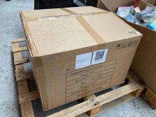 Lot 255  
            Marchington SR17 - Delivery or Collection 

                
MODERN CONTEMPORARY STYLE ACCENT CHAIR IN BLACK: LOCATION - B3