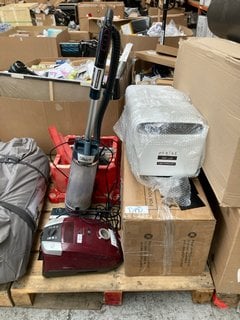 Lot 297  
            Marchington SR17 - Collection 

                
(COLLECTION ONLY) PALLET OF ASSORTED ITEMS TO INCLUDE SHARK POWER DETECT VACUUM C...