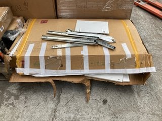 Lot 311  
            Marchington SR17 - Delivery or Collection 

                
YITAHOME 4 DRAWER METAL FILING CABINET IN WHITE: LOCATION - B7