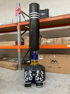 Lot 336  
            Marchington SR17 - Delivery or Collection 

                
BOXING PUNCH BAG W/ TRIBAL-DESIGN GLOVES: LOCATION - BR7