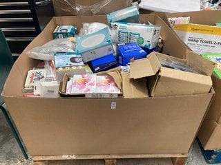 Lot 359  
            Marchington SR17 - Delivery or Collection 

                
PALLET OF ASSORTED ITEMS TO INCLUDE ARVO 30M RETRACTABLE WASHING LINE: LOCATION -...