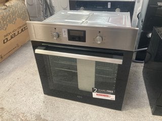 Lot 4  
            Marchington SR17 - Delivery or Collection 

                
AEG SURROUND COOK BUILT IN SINGLE ELECTRIC OVEN: MODEL BEX335011M - ORIGINAL RRP ...