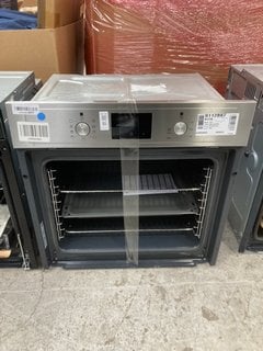 Lot 81  
            Marchington SR17 - Delivery or Collection 

                
AEG 3000 BUILT IN SINGLE ELECTRIC OVEN MODEL : BEX33501M: LOCATION - A3