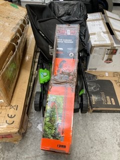 Lot 88  
            Marchington SR17 - Collection 

                
(COLLECTION ONLY) 2 X ASSORTED OUTDOOR ITEMS TO INCLUDE BLACK & DECKER 60CM CORDE...