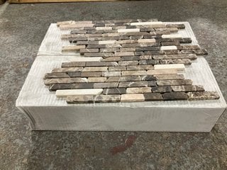 Lot 100  
            Marchington SR18 - Collection 

                
(COLLECTION ONLY) 1 BOX = 11 SHEETS OF 305MM2 STONE MOSAIC RANDOM PENCIL MIXED BR...