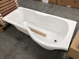 Lot 1029  
            Marchington SR18 - Delivery or Collection 

                
VITRA OPTIMA 1700 X 850MM NTH RH P-SHAPED SHOWER BATH - ORIGINAL RRP £319: LOCATI...