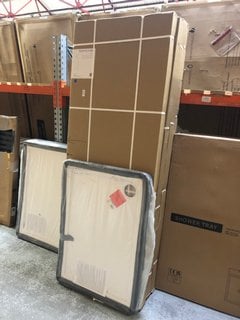 Lot 1079  
            Marchington SR18 - Collection 

                
(COLLECTION ONLY) CLEAR GLASS BLACK FRAMED 700 X 1900MM WET ROOM PANEL WITH A PEA...