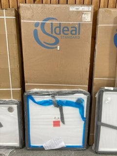 Lot 1098  
            Marchington SR18 - Collection 

                
(COLLECTION ONLY) CLEAR GLASS SILVER FRAMED 900 X 1900MM PIVOT SHOWER DOOR WITH A...