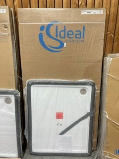 Lot 1110  
            Marchington SR18 - Collection 

                
(COLLECTION ONLY) CLEAR GLASS SILVER FRAMED 1100 X 1900MM SLIDING SHOWER DOOR WIT...