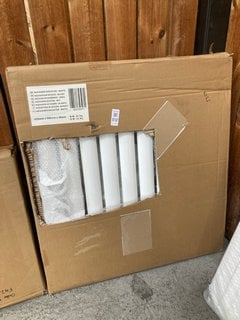 Lot 1137  
            Marchington SR18 - Delivery or Collection 

                
WHITE HORIZONTAL SINGLE OVAL TUBED RADIATOR 590 X 635MM - ORIGINAL RRP £240: LOCA...