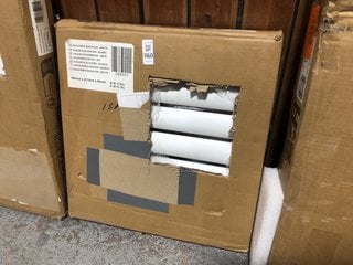 Lot 1160  
            Marchington SR18 - Delivery or Collection 

                
WHITE HORIZONTAL SINGLE OVAL TUBED RADIATOR 413 X 400MM - ORIGINAL RRP £89: LOCAT...