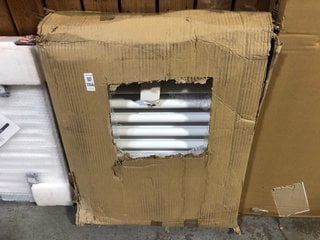 Lot 1166  
            Marchington SR18 - Delivery or Collection 

                
TRADITIONAL HORIZONTAL 3 COLUMN CAST IRON STYLE RADIATOR IN WHITE 590 X 500MM - O...