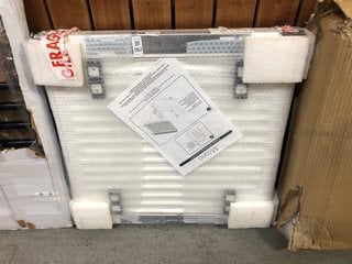Lot 1167  
            Marchington SR18 - Delivery or Collection 

                
MILANO PANEL PLUS COMPACT RADIATOR 600 X 600MM - ORIGINAL RRP £145: LOCATION - D7