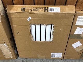 Lot 1175  
            Marchington SR18 - Delivery or Collection 

                
WHITE HORIZONTAL SINGLE OVAL TUBED RADIATOR 590 X 635MM - ORIGINAL RRP £240: LOCA...