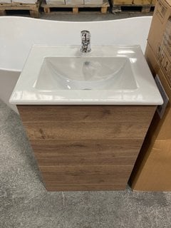 Lot 136  
            Marchington SR18 - Delivery or Collection 

                
SANEUX FLOOR STANDING 3 DRAWER SINK UNIT IN ENGLISH OAK WITH A 510 X 400MM 1TH CE...