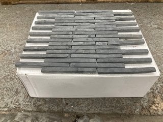 Lot 17  
            Marchington SR18 - Collection 

                
(COLLECTION ONLY) 1 BOX = 11 SHEETS OF PENCIL ANTHRACITE 305MM2 STONE MOSAIC TILE...