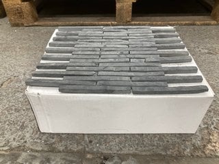 Lot 18  
            Marchington SR18 - Collection 

                
(COLLECTION ONLY) 1 BOX = 11 SHEETS OF PENCIL ANTHRACITE 305MM2 STONE MOSAIC TILE...
