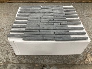 Lot 26  
            Marchington SR18 - Collection 

                
(COLLECTION ONLY) 1 BOX = 11 SHEETS OF PENCIL ANTHRACITE 305MM2 STONE MOSAIC TILE...