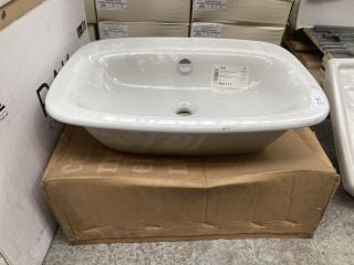 Lot 292  
            Marchington SR18 - Collection 

                
(COLLECTION ONLY) 2 X ASSORTED CERAMIC BASINS COMPLETE WITH A VESSEL BASIN & PILL...