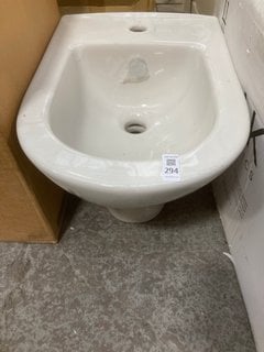 Lot 294  
            Marchington SR18 - Collection 

                
(COLLECTION ONLY) VITRA ZENTRUM WALL HUNG 1TH CERAMIC BIDET - ORIGINAL RRP £233: ...