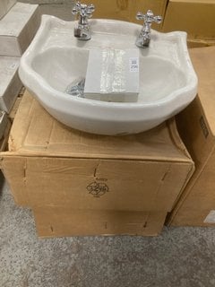 Lot 296  
            Marchington SR18 - Collection 

                
(COLLECTION ONLY) 2 X VITRA 450MM WIDE 2TH CERAMIC BASIN COMPLETE WITH A PAIR OF ...