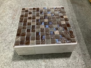 Lot 317  
            Marchington SR18 - Collection 

                
(COLLECTION ONLY) QTY OF APPROX 1.5M 300MM2 RANDOM BROWN GLASS & STONE MOSAIC TIL...