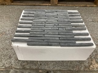 Lot 31  
            Marchington SR18 - Collection 

                
(COLLECTION ONLY) 1 BOX = 11 SHEETS OF PENCIL ANTHRACITE 305MM2 STONE MOSAIC TILE...