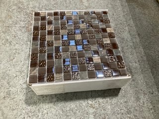 Lot 320  
            Marchington SR18 - Collection 

                
(COLLECTION ONLY) 1 BOX = 11 SHEETS 1M2 RANDOM BROWN GLASS & STONE MOSAIC TILE SH...
