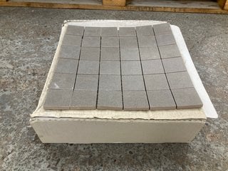 Lot 35  
            Marchington SR18 - Collection 

                
(COLLECTION ONLY) 1 BOX = 9 SHEETS OF 300MM2 STONE MOSAIC TILES IN TABACCO - ORIG...