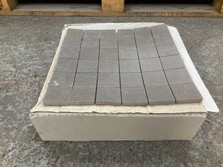 Lot 36  
            Marchington SR18 - Collection 

                
(COLLECTION ONLY) 1 BOX = 9 SHEETS OF 300MM2 STONE MOSAIC TILES IN TABACCO - ORIG...