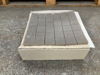 Lot 37  
            Marchington SR18 - Collection 

                
(COLLECTION ONLY) 1 BOX = 9 SHEETS OF 300MM2 STONE MOSAIC TILES IN TABACCO - ORIG...