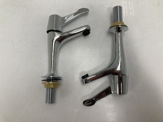 Lot 411  
            Marchington SR18 - Delivery or Collection 

                
2 X HIGH NECK KITCHEN PILLAR TAPS IN CHROME - ORIGINAL RRP £230: LOCATION - RACKI...