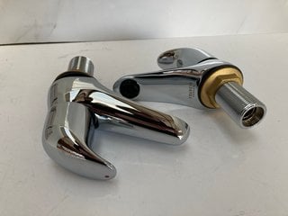 Lot 415  
            Marchington SR18 - Delivery or Collection 

                
QTY OF BATH PILLAR TAPS IN CHROME - ORIGINAL RRP £330: LOCATION - RACKING 1