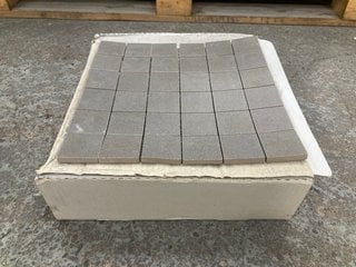 Lot 41  
            Marchington SR18 - Collection 

                
(COLLECTION ONLY) 1 BOX = 9 SHEETS OF 300MM2 STONE MOSAIC TILES IN TABACCO - ORIG...