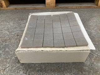 Lot 44  
            Marchington SR18 - Collection 

                
(COLLECTION ONLY) 1 BOX = 9 SHEETS OF 300MM2 STONE MOSAIC TILES IN TABACCO - ORIG...