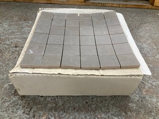 Lot 46  
            Marchington SR18 - Collection 

                
(COLLECTION ONLY) 1 BOX = 9 SHEETS OF 300MM2 STONE MOSAIC TILES IN TABACCO - ORIG...