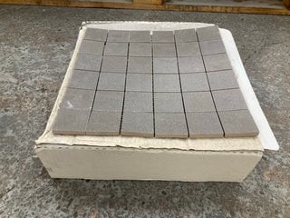 Lot 47  
            Marchington SR18 - Collection 

                
(COLLECTION ONLY) 1 BOX = 9 SHEETS OF 300MM2 STONE MOSAIC TILES IN TABACCO - ORIG...