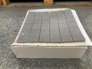 Lot 51  
            Marchington SR18 - Collection 

                
(COLLECTION ONLY) 1 BOX = 9 SHEETS OF 300MM2 STONE MOSAIC TILES IN TABACCO - ORIG...
