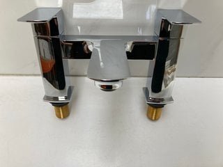 Lot 539  
            Marchington SR18 - Delivery or Collection 

                
DECK MOUNTED BATH FILLER IN CHROME - ORIGINAL RRP £265: LOCATION - RACKING 1