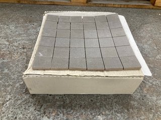 Lot 53  
            Marchington SR18 - Collection 

                
(COLLECTION ONLY) 1 BOX = 9 SHEETS OF 300MM2 STONE MOSAIC TILES IN TABACCO - ORIG...