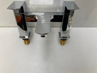 Lot 541  
            Marchington SR18 - Delivery or Collection 

                
DECK MOUNTED BATH FILLER IN CHROME - ORIGINAL RRP £265: LOCATION - RACKING 1