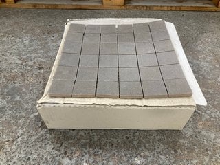 Lot 57  
            Marchington SR18 - Collection 

                
(COLLECTION ONLY) 1 BOX = 9 SHEETS OF 300MM2 STONE MOSAIC TILES IN TABACCO - ORIG...
