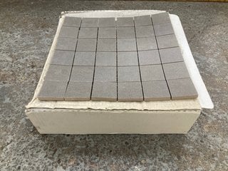 Lot 61  
            Marchington SR18 - Collection 

                
(COLLECTION ONLY) 1 BOX = 9 SHEETS OF 300MM2 STONE MOSAIC TILES IN TABACCO - ORIG...