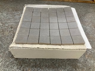 Lot 63  
            Marchington SR18 - Collection 

                
(COLLECTION ONLY) 1 BOX = 9 SHEETS OF 300MM2 STONE MOSAIC TILES IN TABACCO - ORIG...