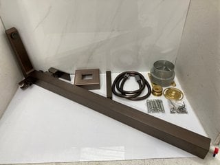 Lot 641  
            Marchington SR18 - Delivery or Collection 

                
SQUARE STYLED FREESTANDING BSM IN BRONZE EFFECT WITH PENCIL STYLE HANDSET & HOSE ...