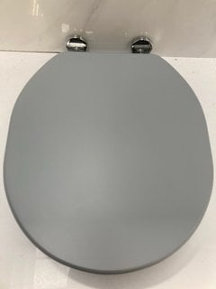 Lot 662  
            Marchington SR18 - Delivery or Collection 

                
SANEUX SOFIA DOVE GREY SOFT CLOSED WOODEN W/C SEAT - ORIGINAL RRP £182: LOCATION ...